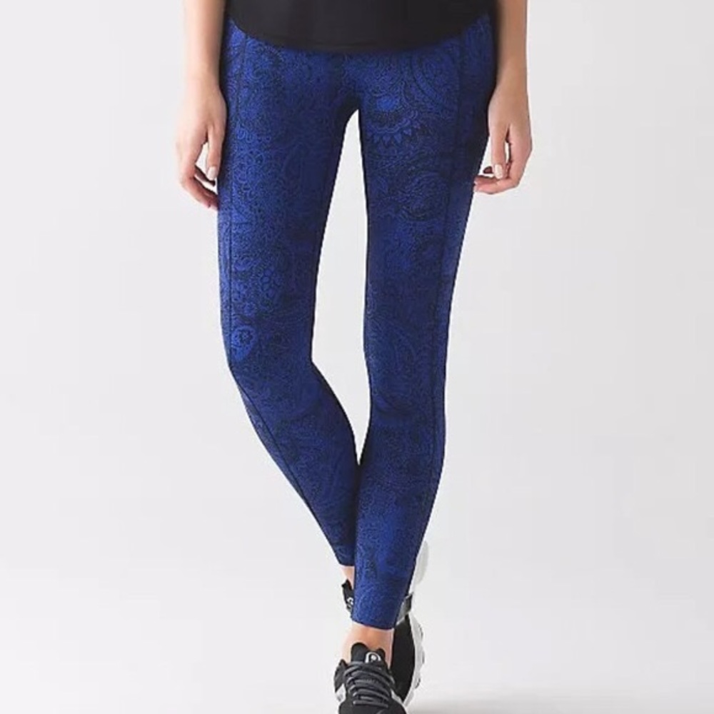 Size 6 Lululemon NWT 7/8 NULUX paisley
